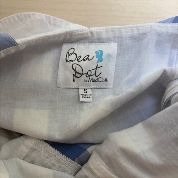 ModCloth Bea and Dot 1950s Vintage Style Gingham A-line Dress with Capelet - Picture 6 of 6